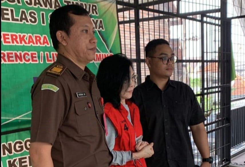 Mengunakan Pesawat City Link, Kejati Jatim Terbangkan Tersangka Suap Meirizka Widjaja ke Kejagung