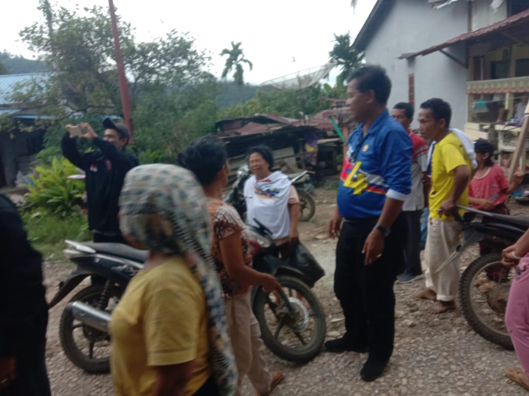 Blusukan di Desa lae haporas Kec Siempat Nempu Hilir Warga Sampaikan Harapan Aspirasi Pada Cawabup Dairi Paslon No Urut 4 Barita Sihite