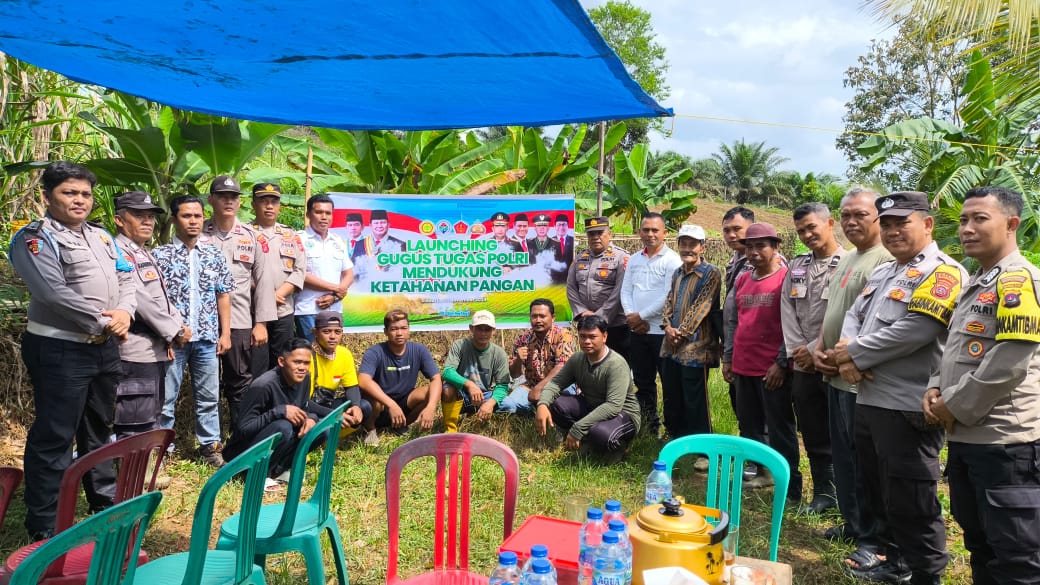 Polsek Sungai Sungai gelar' Nonton bareng Launching Gugus Tugas polri Ketahanan Pangan Bersama Keltan milenial dan para petani