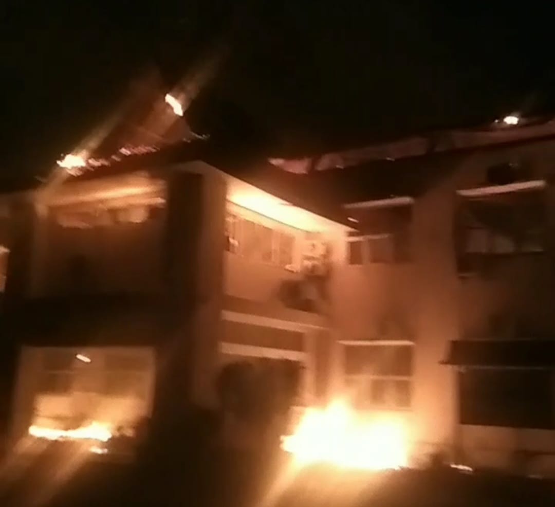 Kantor Dinas Pendidikan dan DLH Kabupaten Natuna Terbakar di Dini Hari