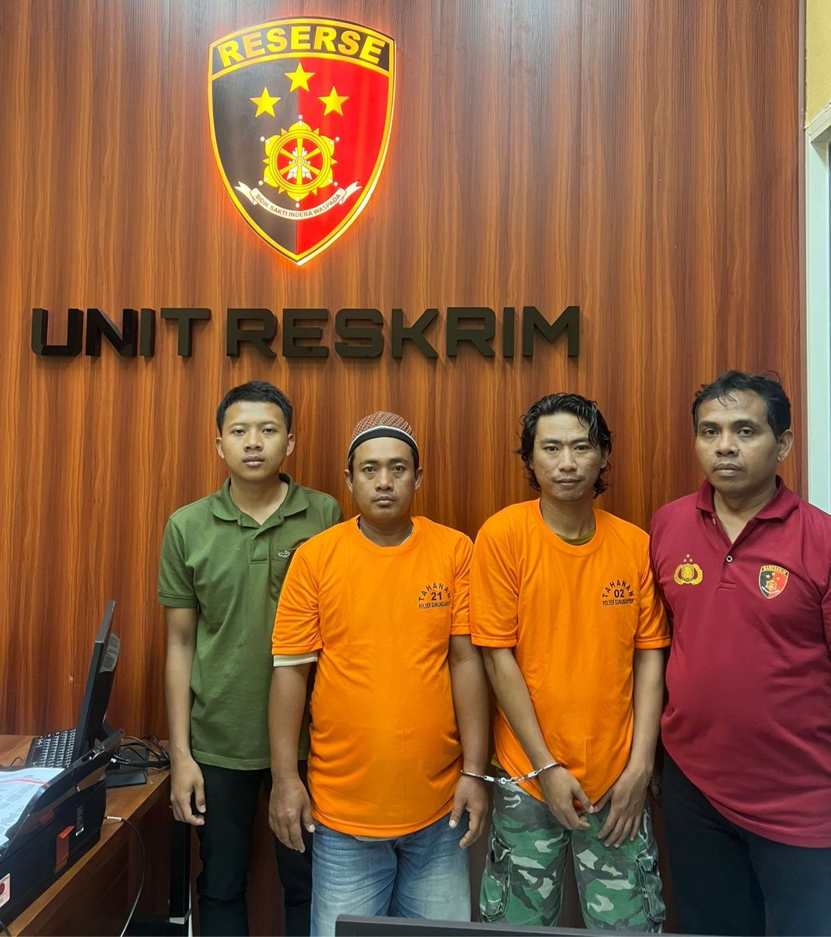 Tangkap 2 Pelaku Judi Online, Polsek Gunung Anyar Tegaskan Komitmen Bersihkan Perjudian di Wilayahnya.