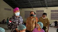 Danlanal Maumere Dampingi Pj Bupati Sikka Tinjau Langsung Pengungsi Korban Erupsi Gunung Lewotobi