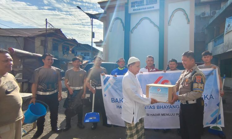 Hari Lalu Lintas Bhayangkara Ke- 69, Satuan Lalu Lintas Polresta Manado Bakti Sosial Bersih- Bersih Tempat Ibadah