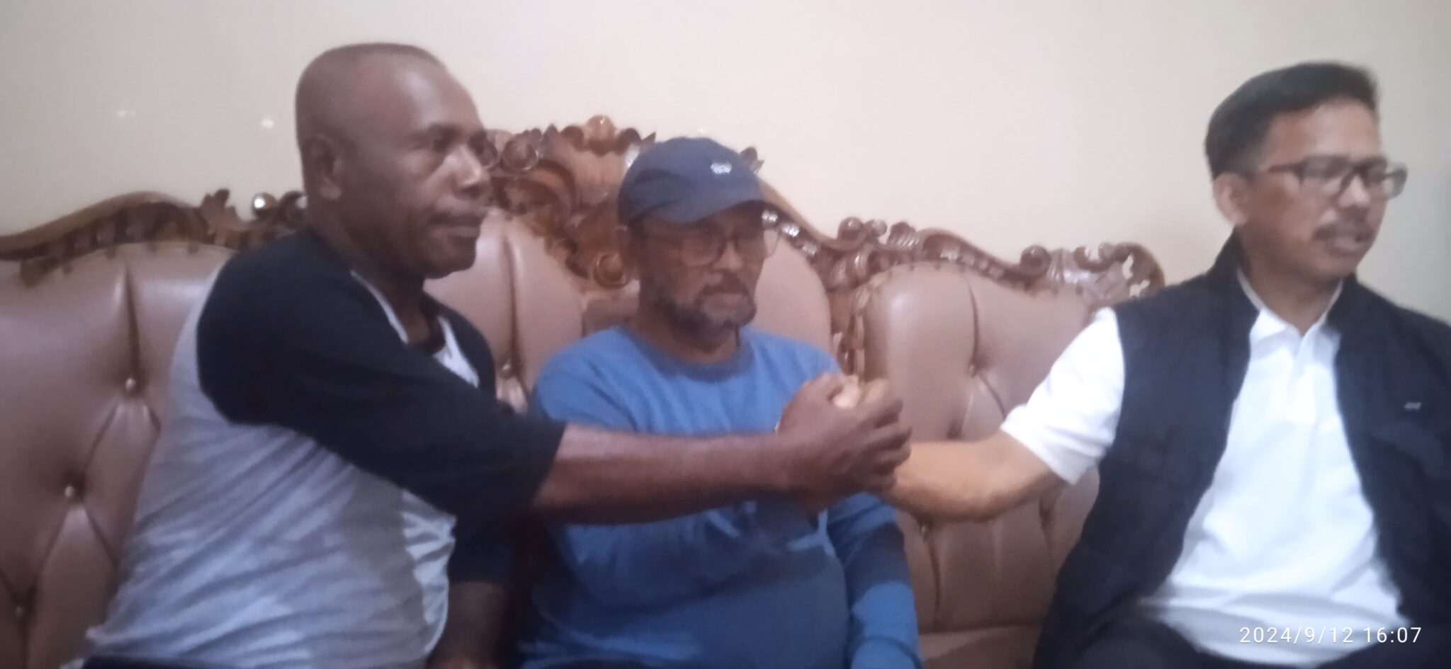 1 Pasangan DOA Dom Urbon Menyatakan Sikap Bergabung dan Berjuang Untuk DAMAI Daniel Asmorom-Alimudin Baedu