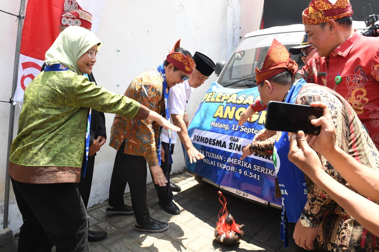 Lepas Ekspor Bunga Anggrek ke AS, Gus Halim: Pasarnya Mulai Melebar