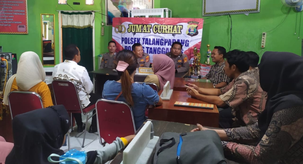 Polsek Talangpadang Saat Jum'at Curhat Mengajak Masyarakat Untuk Menjaga Kamtibmas
