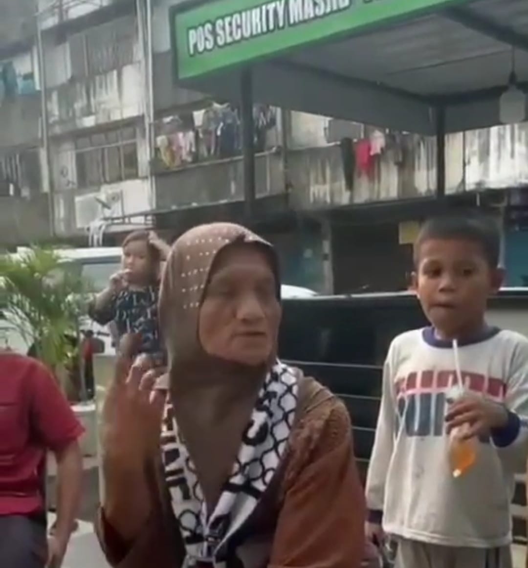 Nenek Warsih Penjual Kacang dari Batam Donasikan Rp 1 Juta untuk Palestina dan Tolak Hadiah Rp 10 Juta