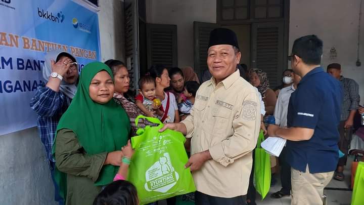 Wali Kota Tanjungbalai Tinjau Langsung Penyaluran Bantuan Pangan di Kantor Pos Tanjungbalai