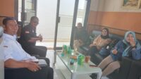 Lurah Lateng Koordinasikan Pelayanan di Kampung Nelayan dan Kampung Kalamu dengan Wartawan