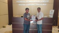 LSM PPD ( Peduli Pembangunan Daerah ) Menyerahkan Formulir Pendaftaran Sebagai Pemantau Pilkada Lubuk Linggau 2024