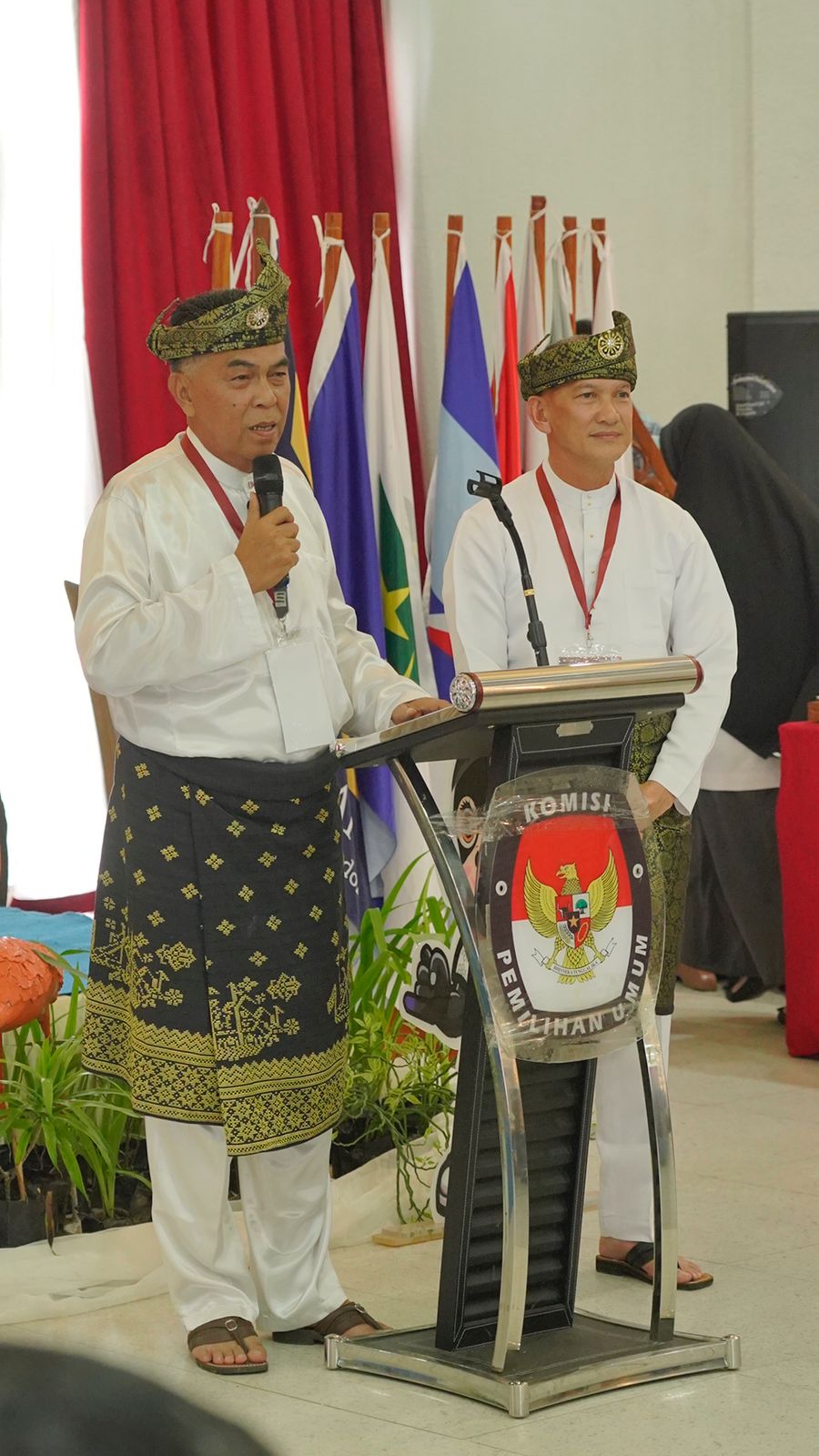 Pasangan Wan Siswandi dan Rodhial Huda Resmi Mendapatkan Nomor Urut 2 dalam Pilkada Natuna 2024
