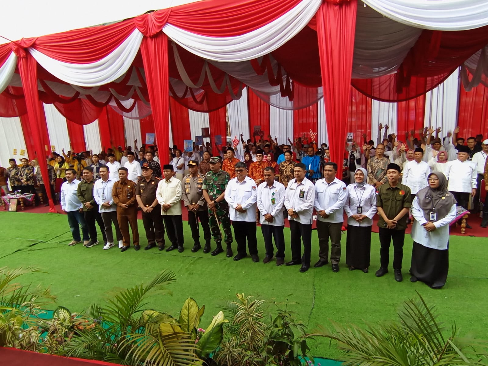 Rapat Pleno Terbuka Pengundian dan Penetapan Nomor Urut Paslon Walikota dan Wakil Walikota Sungai Penuh Tahun 2024