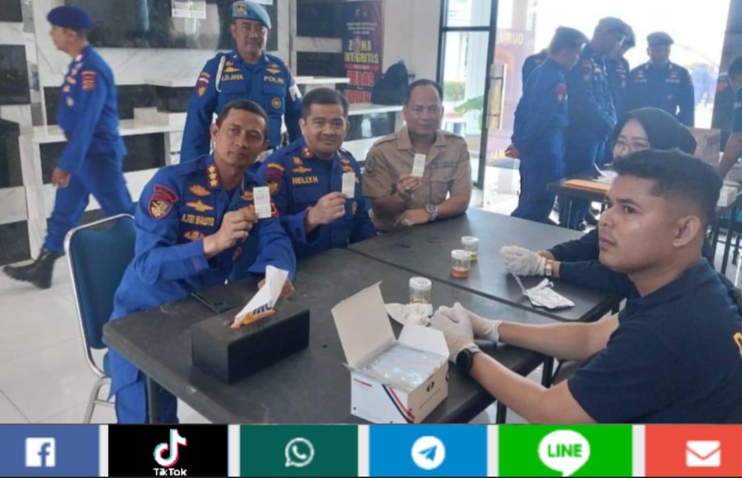 Ditpolairud Polda Jambi Gelar Tes Urine Mendadak untuk Pastikan Personel Bebas Narkoba