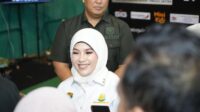 esan Mia Amiati Dalam Pembukaan Kejuaraan Bulutangkis Piala Kajati Jatim 2024