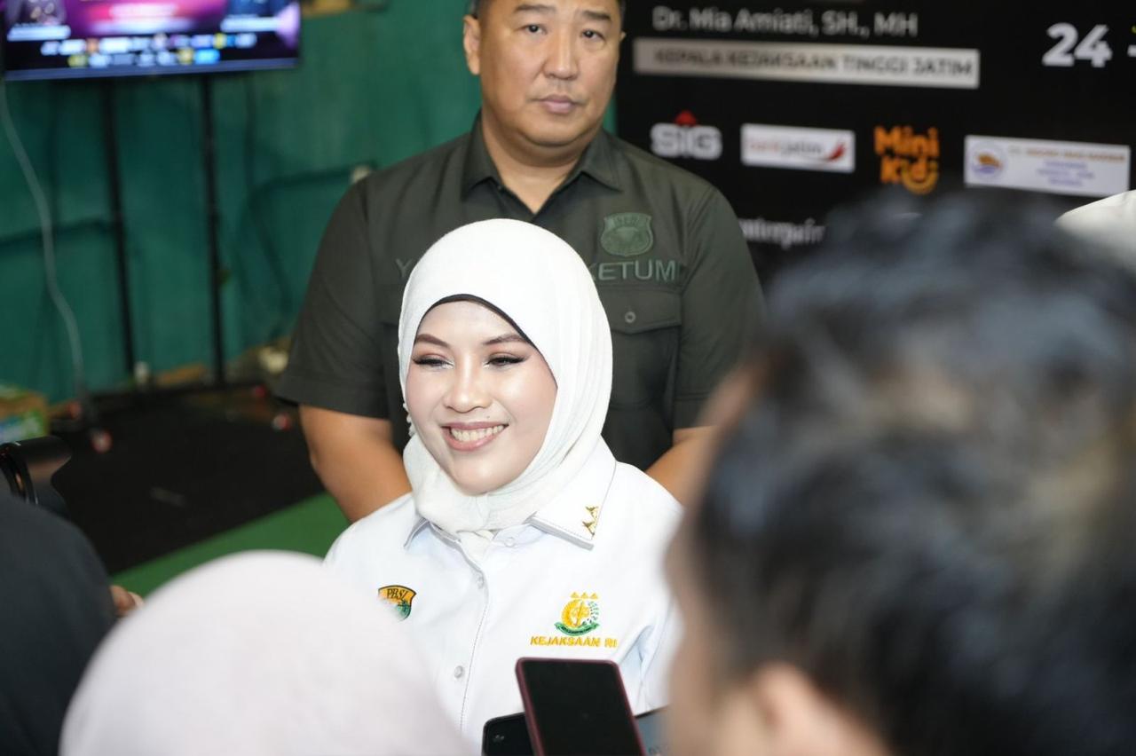 esan Mia Amiati Dalam Pembukaan Kejuaraan Bulutangkis Piala Kajati Jatim 2024