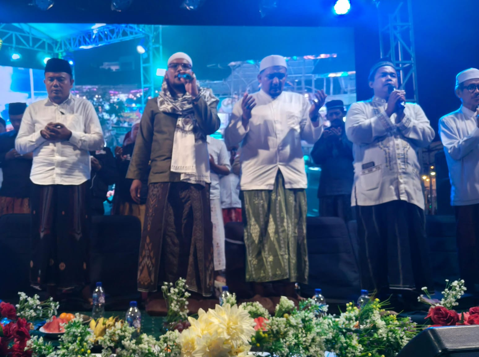 Aliansi Madura Indonesia Getarkan Serambi Ampel Dengan Sholawat