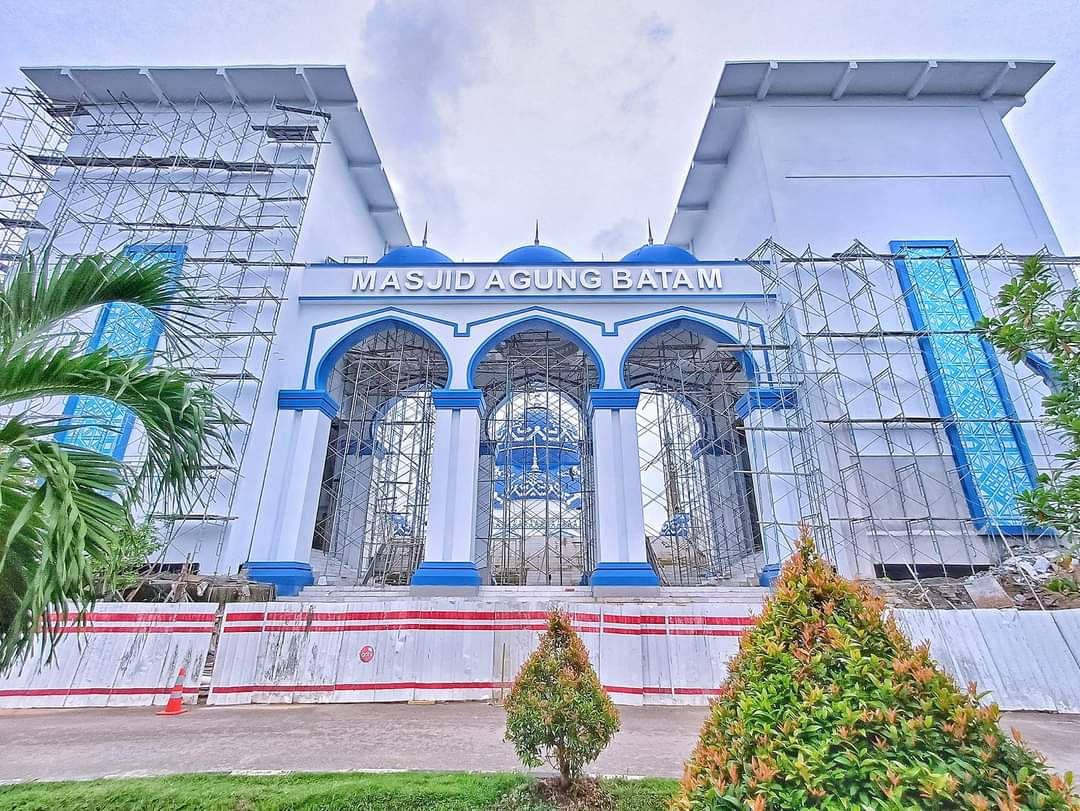 Gerbang Bertulis Masjid Agung Batam Sudah Megah Berdiri Siap Sambut Para Tetamu Allah