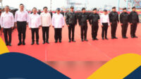 Bersama Presiden RI, Menteri AHY Peroleh Brevet Kehormatan Hiu Kencana dari TNI AL