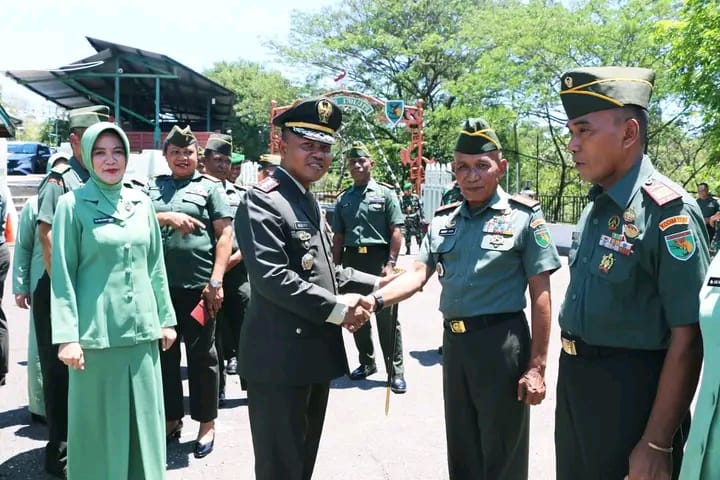 Dandim Jayapura Beri Ucapan Selamat Kepada Prajurit Yang Mendapat Kenaikan Pangkat