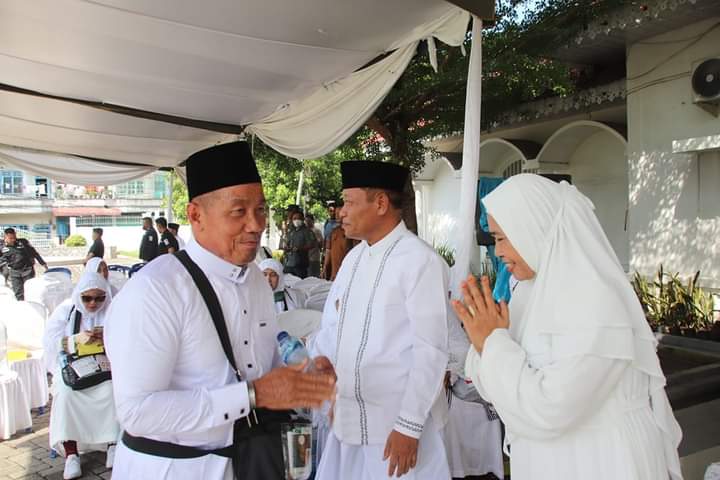 H.Waris Tholib Sambut Rombongan Jamaah Haji Kloter 8 di Kota Tanjungbalai