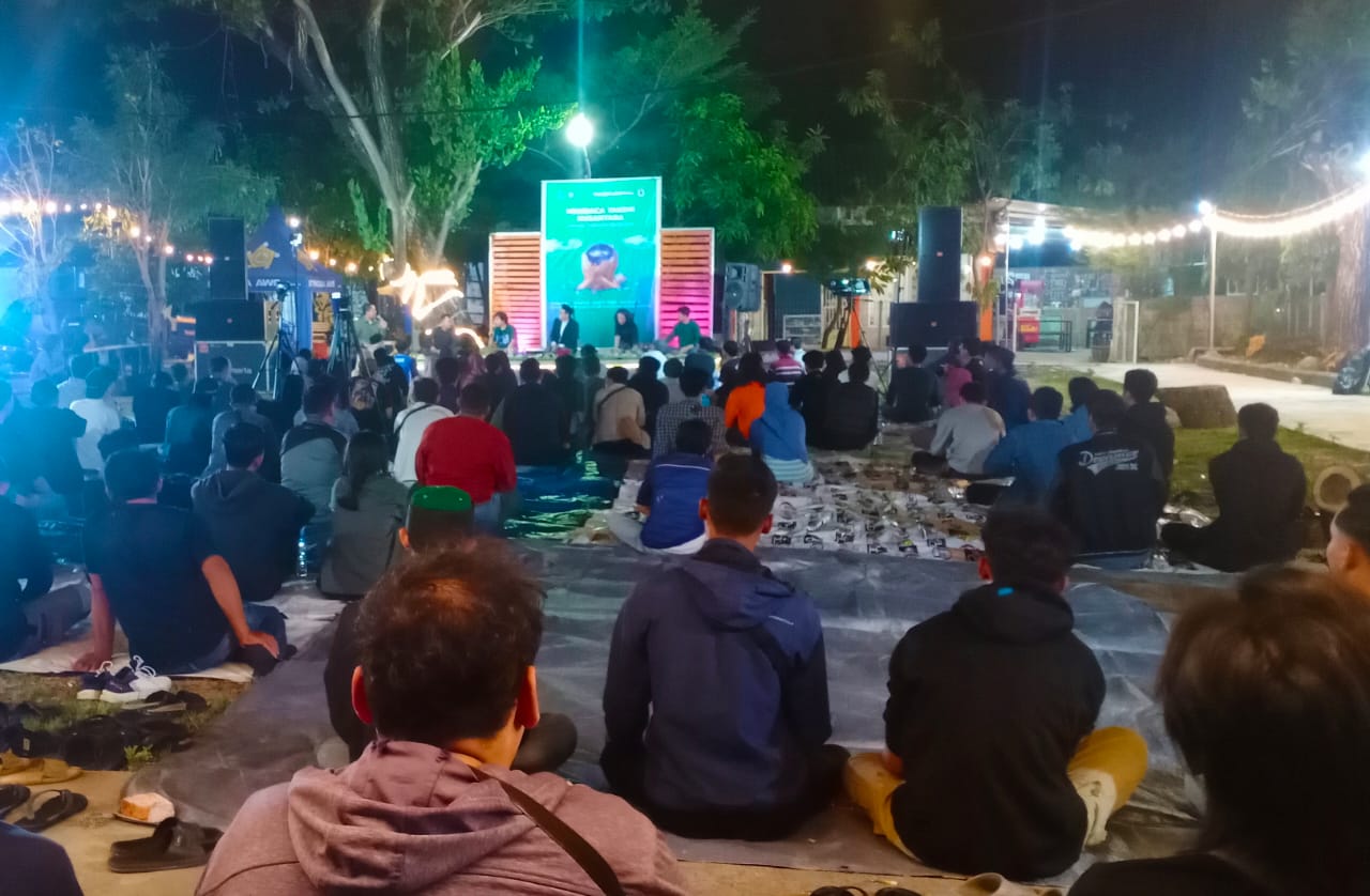 Membaca Takdir Nusantara di Stikosa AWS