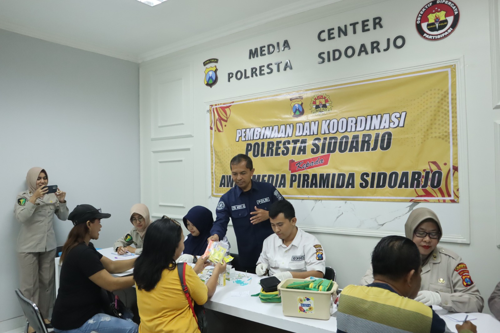 Sambut 73 Tahun Humas Polri, Polresta Sidoarjo Gelar Bakti Kesehatan Bagi Wartawan