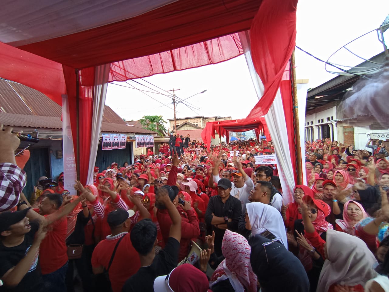 wow biasa Lautan Manusia Padati Blusukan dan Kampanye AZ-FER di Lima Koto