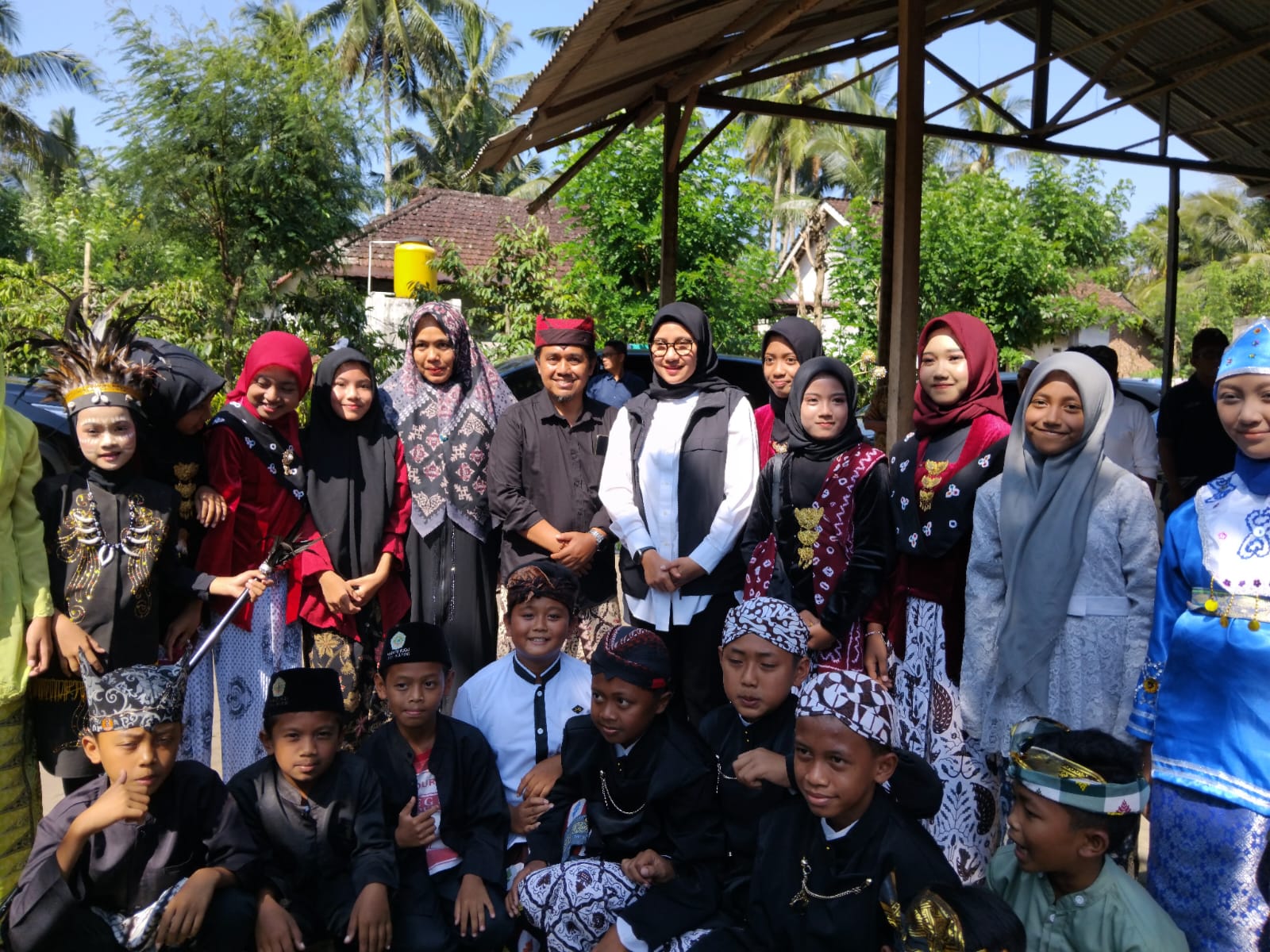 Ibu Ipuk Festiandani Azwar Anas Pastikan Kelanjutan Program Pembangunan di Desa Gombengsari, Bertemu Langsung dengan Tokoh Lokal