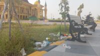 Taman Gurindam 12 Tanjung Pinang Sangat Jorok dan Banyak Sampah Berserakan