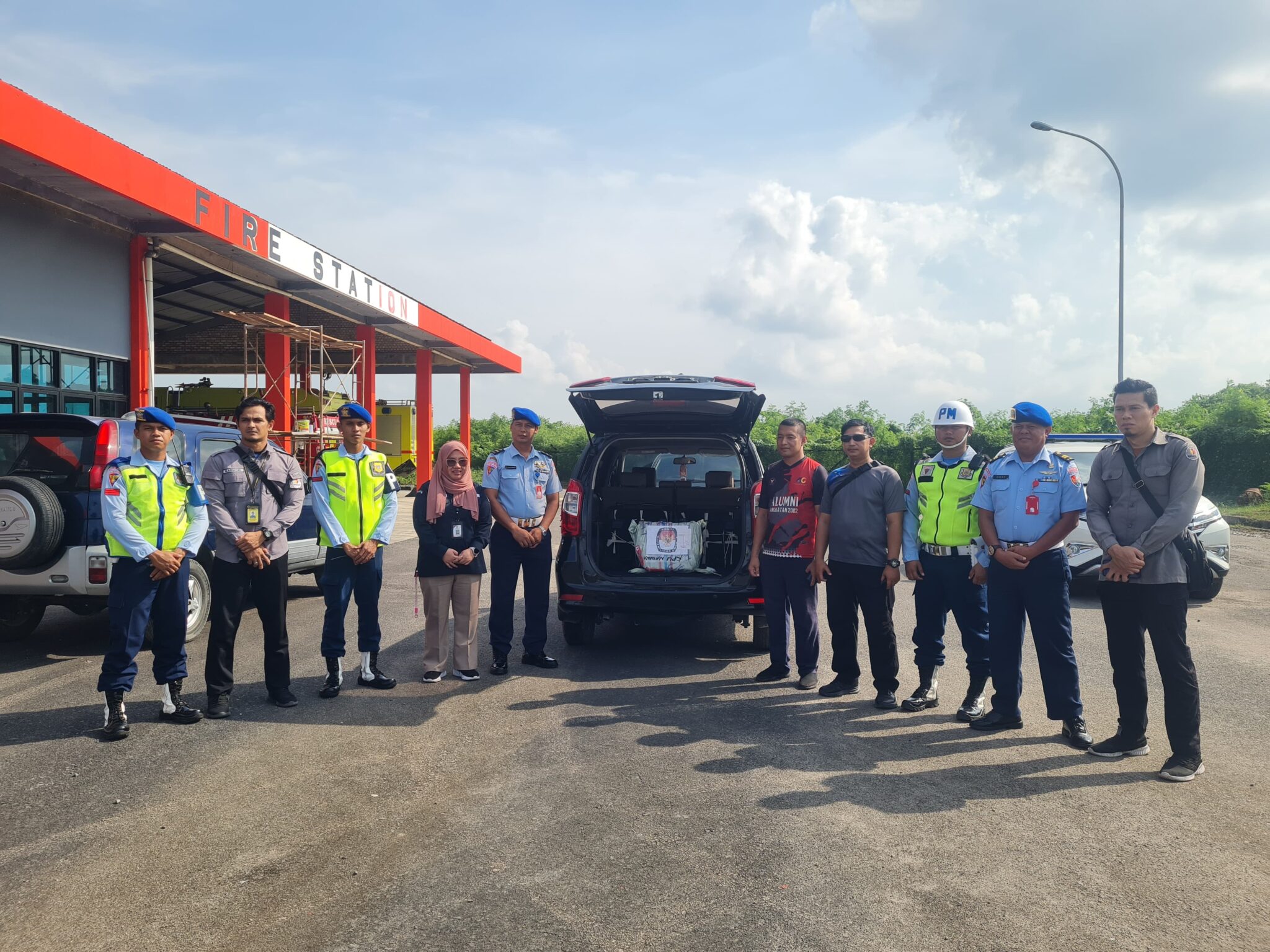 Terima Pertama Logistik Pilkada di Bandara: Lanud Raden Sadjad Pastikan Aman
