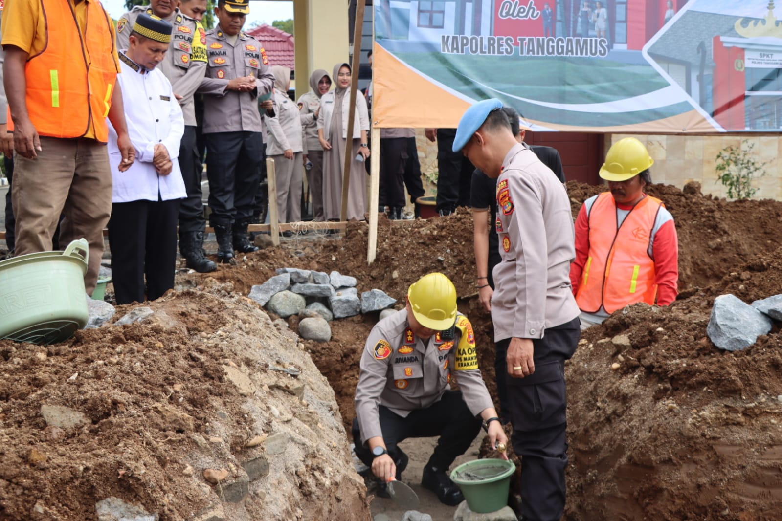 Kapolres Tanggamus Pimpin Peletakan Batu Pertama Pembangunan Gedung SPKT  