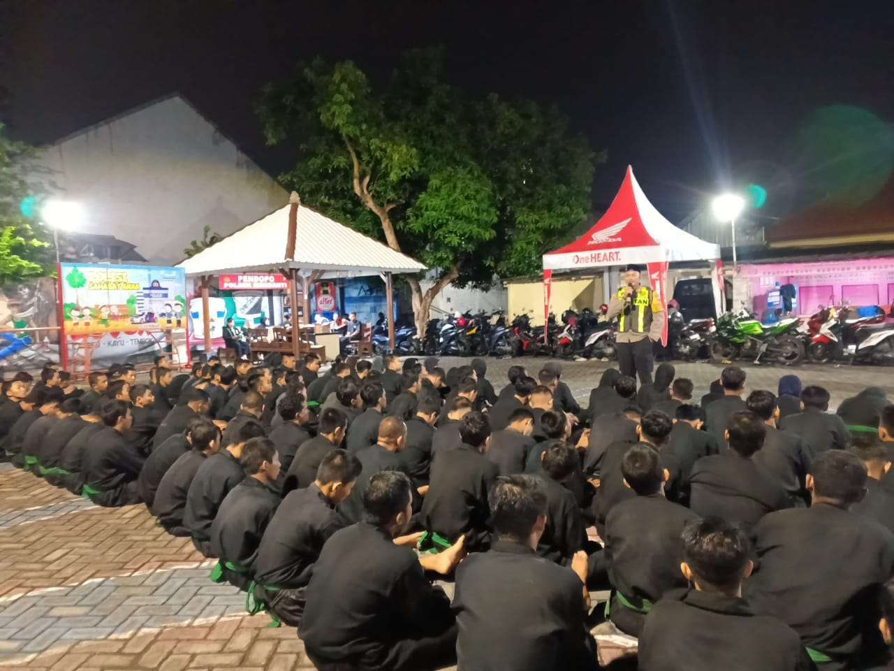 Kapolsek Menganti AKP Roni Ismullah Gelar Pertemuan Bersama Anggota Perguruan PSHT Ranting Menganti