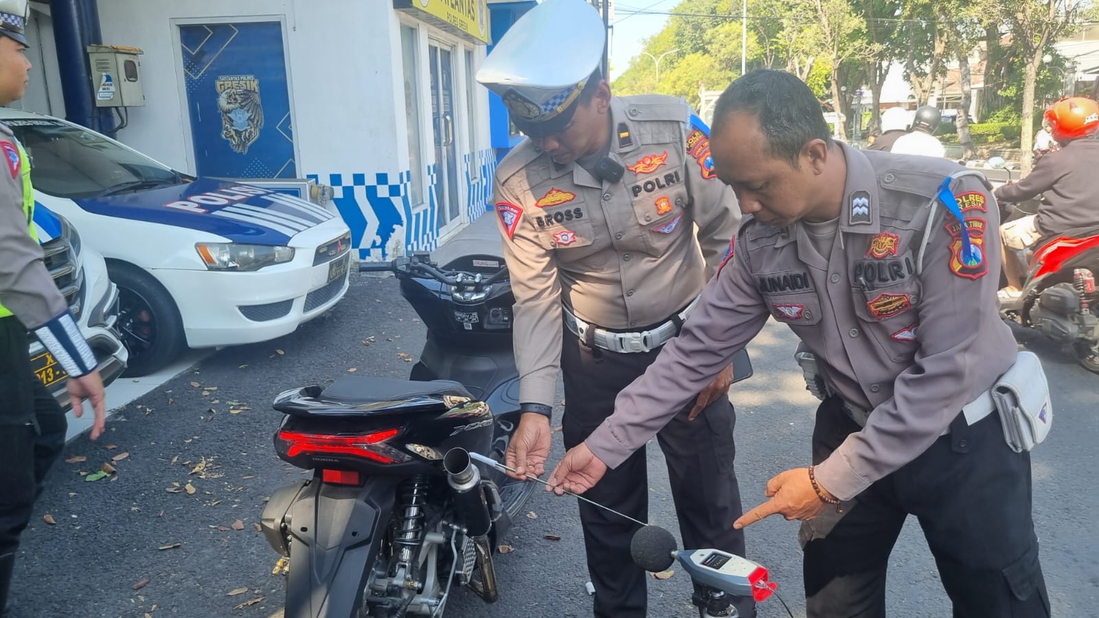 Satlantas Polres Gresik gunakan Sound Level Meter cek Kebisingan