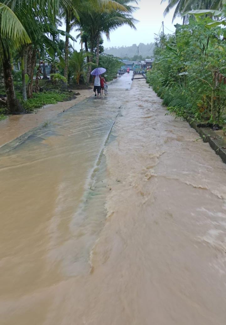 Hujan Deras di Kecamatan Pulau Tiga Barat Sebabkan Banjir di Beberapa Titik