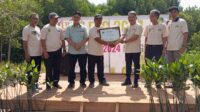PT HWG Menunjukkan Komitmennya Terhadap Pelestarian Lingkungan Dengan Menanam 2024 Pohon Mangrove