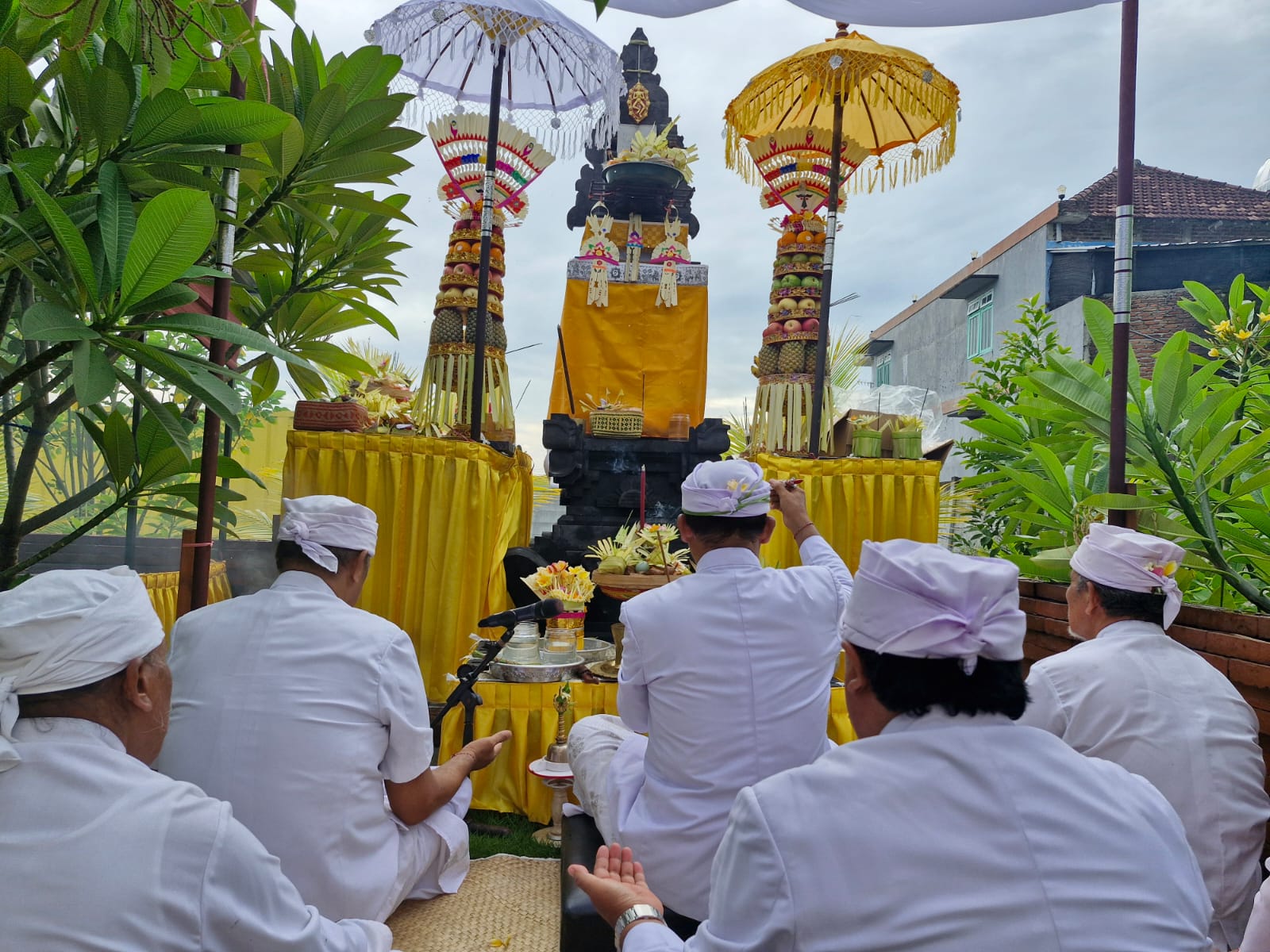 Polresta Sidoarjo Gelar Piodalan Peringati Dua Tahun Pura Kertha Bumi Bhayangkara