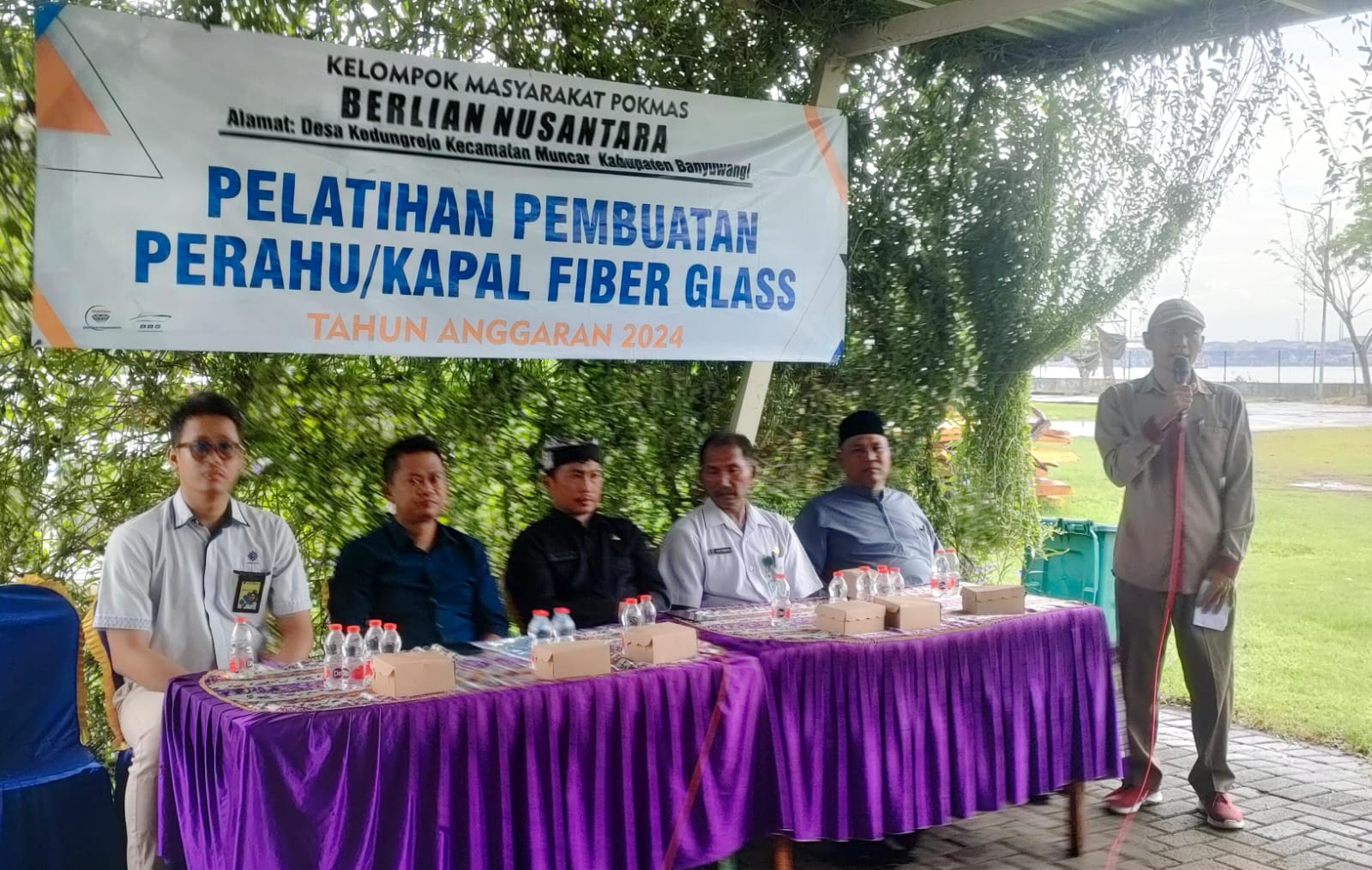 Pelatihan Perahu Fiber Glass , di Prakarsai oleh Pokmas Berlian Nusantara, Gandeng PT BBS