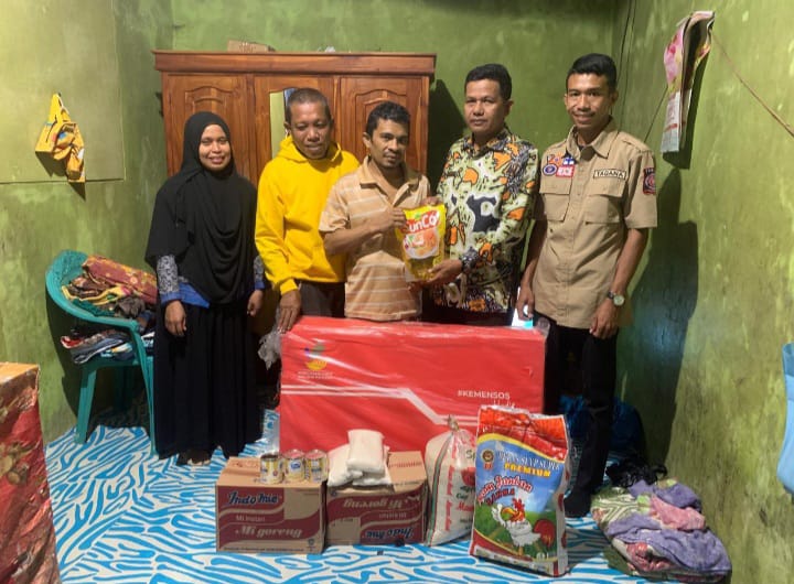 Atap Bangunan Rumsh Warga 'Disapu' Angin Kencang, Dinsos Selayar Gercep Salurkan Bantuan