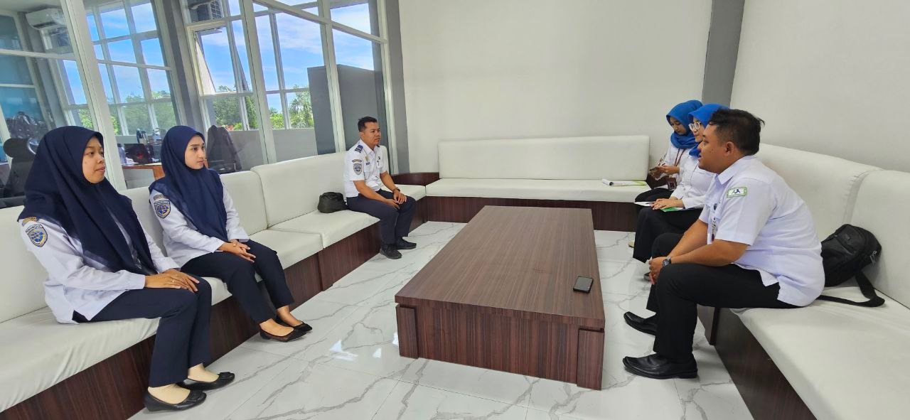 BPJS Kesehatan Banyuwangi Pastikan Data Kepesertaan PPNPN Akademi Penerbangan Indonesia Akurat
