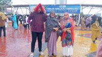 Diana Gustin Nasution Bersama Keluarga Sholat Idul Adha 1445 H di Alun Alun Batam Centre