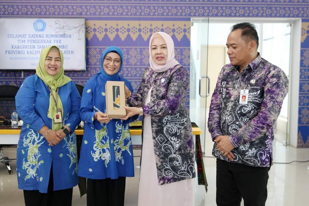 Masuk 10 Kota Terbaik Indonesia, Batam Terima Penghargaan Pembangunan Daerah