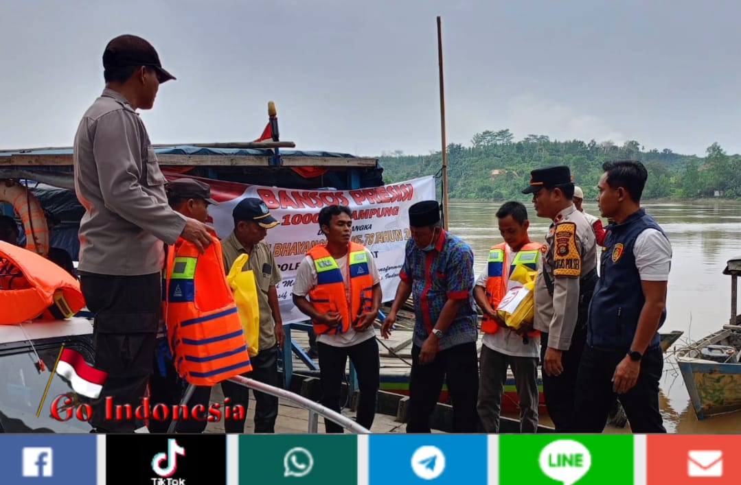 Dalam Rangka Menyambut Hari Bhayangkara ke -78 Polsek Tebing Tinggi Bagi-bagi Bansos
