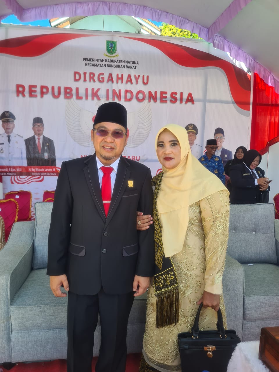 Marzuki Hadiri Upacara Bendera dan Acara Rakyat di Sedanau