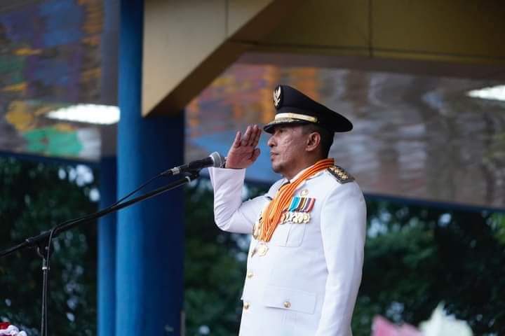 Upacara Penurunan Bendera Berjalan Lancar, Bupati Eka Putra Sampaikan Terima Kasih