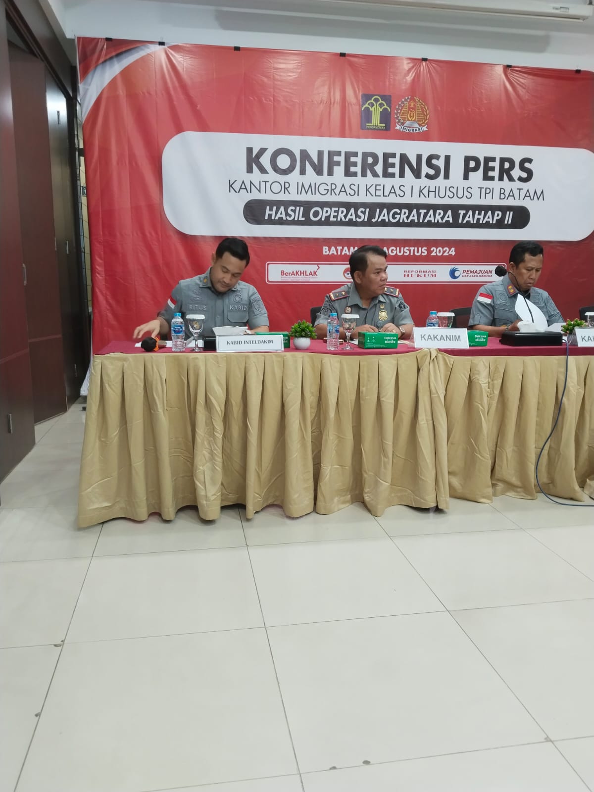Penangkapan WN Singapura Terkait Tindak Pidana Keimigrasian di Batam