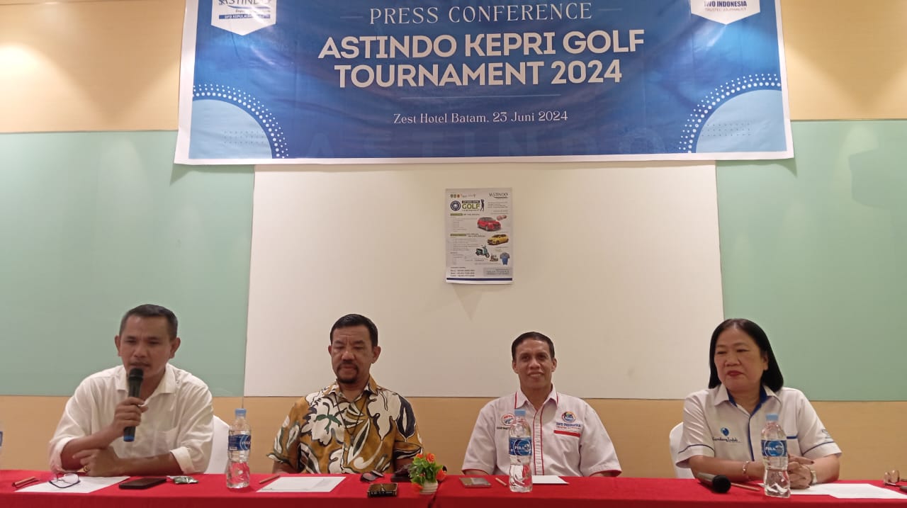 Kofrensi Press : Deni Redi Situmeang Panpel Astindo Turnament Golf Kepri