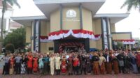 Junjung Tinggi Kebhinekaan, Pegawai Kantor Imigrasi Kelas I Khusus TPI Batam Kenakan Pakaian Adat Daerah Pada Upacara Hari Kemerdekaan Republik Indonesia Ke-79