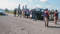 Gotong Royong Warga Penagi dan KOJAP untuk Perbaikan Jalan Pering