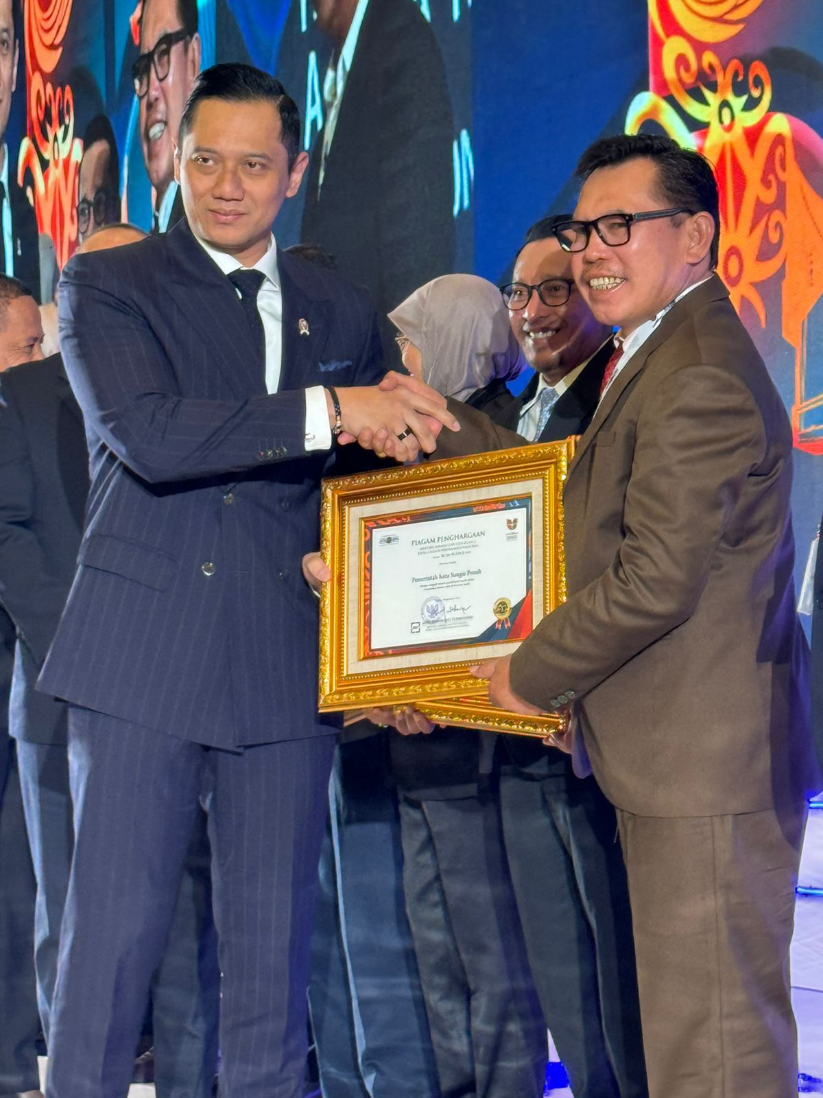 Walikota Sungaipenuh, Terima Penghargaan Dari Menteri Agraria dan Tata Ruang