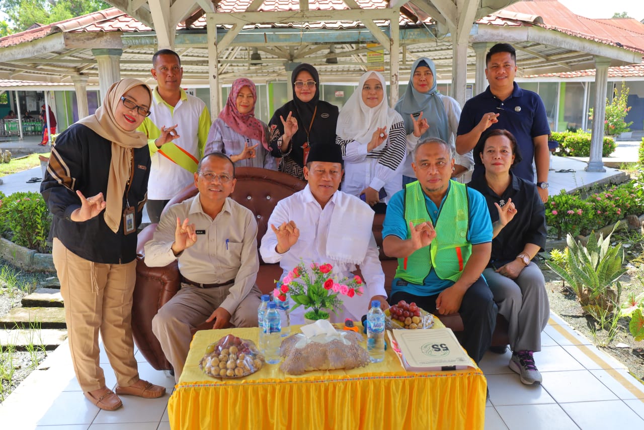 Walikota Bersama Kadinkes Peletakan Batu Pertama Pembangunan Gedung Unit Transfusi Darah Rumah Sakit.